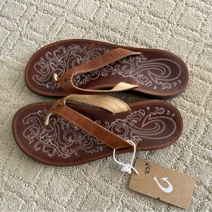 NWT OLU KAI PANIOLO LEATHER BROWN FLIP FLOP SANDALS 9